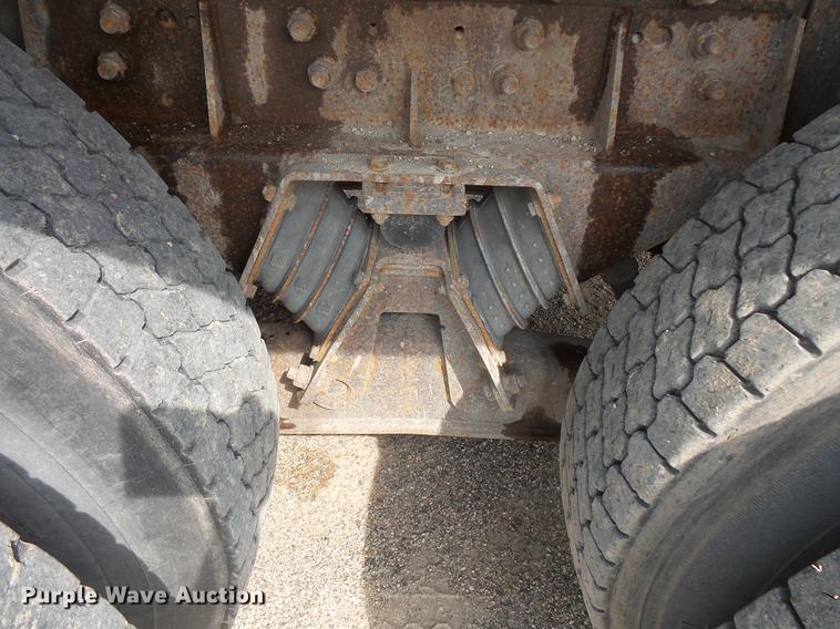 image for item EV9206 1998 Ford LT9513 dump truck