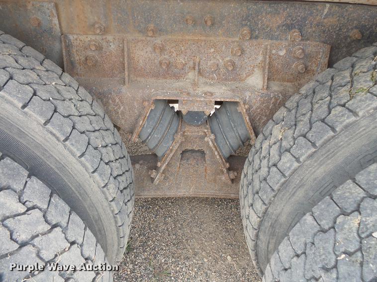 image for item EV9206 1998 Ford LT9513 dump truck