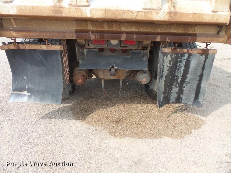 image for item EV9206 1998 Ford LT9513 dump truck