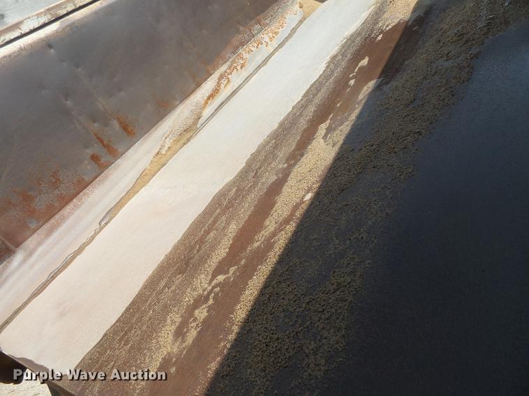 image for item EV9206 1998 Ford LT9513 dump truck