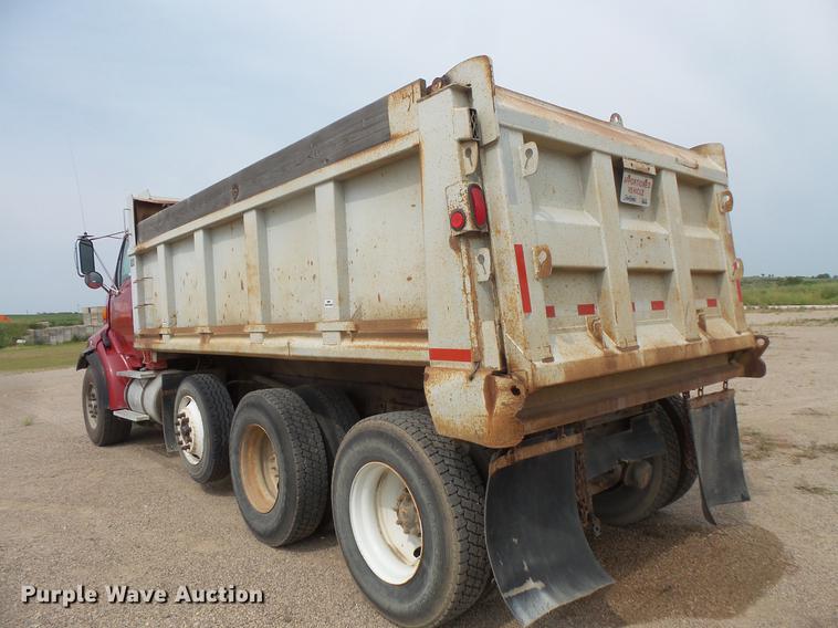 image for item EV9206 1998 Ford LT9513 dump truck