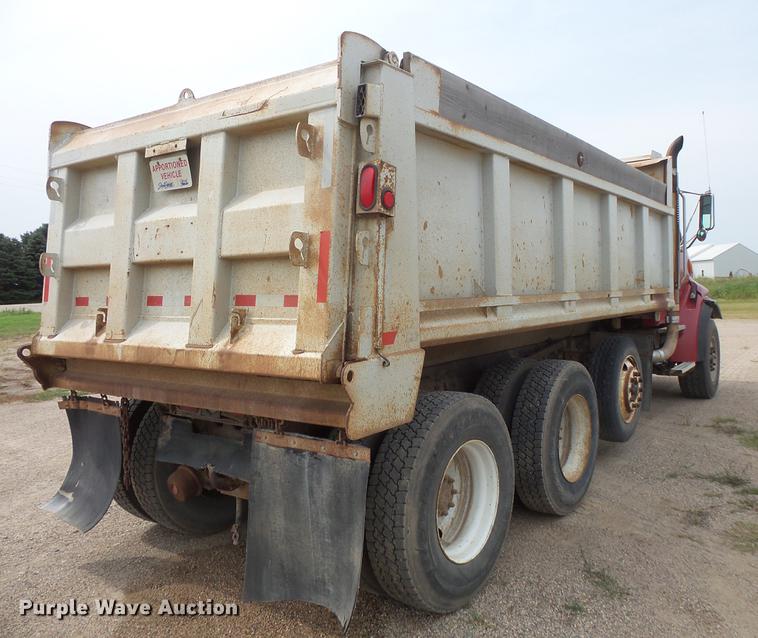 image for item EV9206 1998 Ford LT9513 dump truck