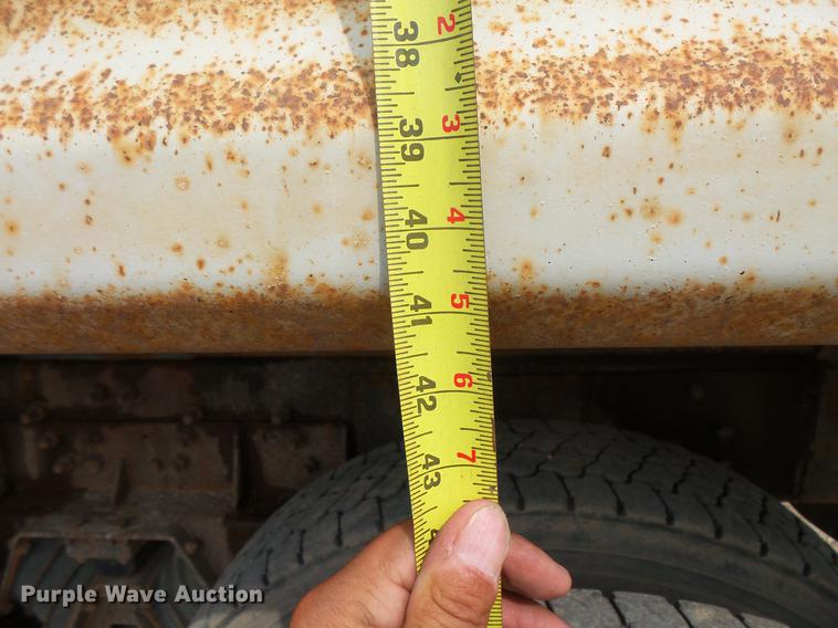 image for item EV9206 1998 Ford LT9513 dump truck