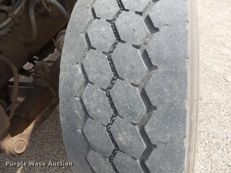 image for item EV9206 1998 Ford LT9513 dump truck