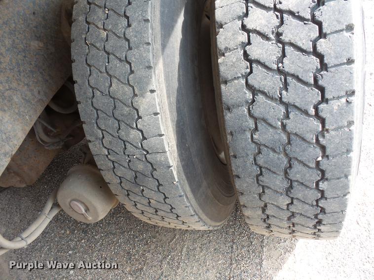 image for item EV9206 1998 Ford LT9513 dump truck