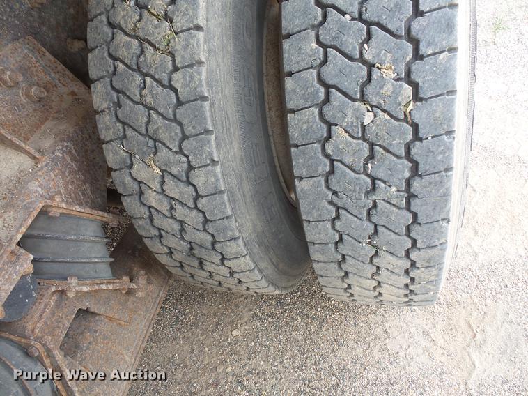 image for item EV9206 1998 Ford LT9513 dump truck