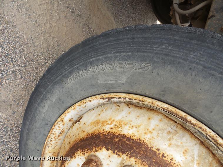 image for item EV9206 1998 Ford LT9513 dump truck