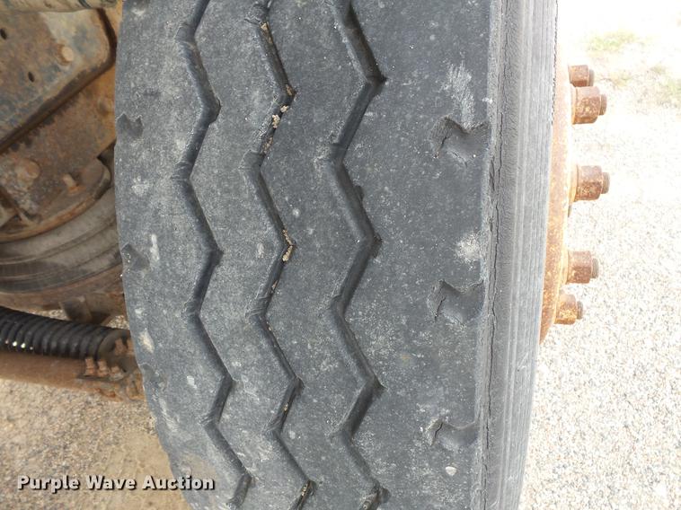 image for item EV9206 1998 Ford LT9513 dump truck