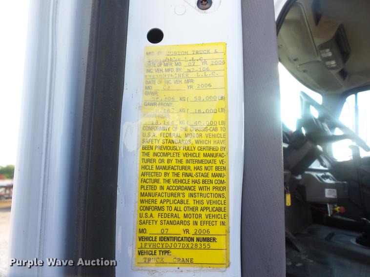 image for item K6263 2007 Freightliner Business Class M2 crane truck