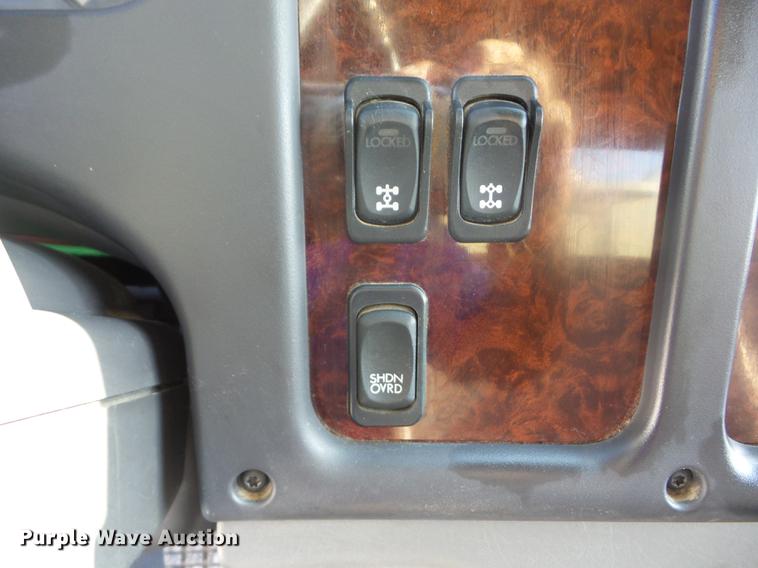 image for item K6263 2007 Freightliner Business Class M2 crane truck