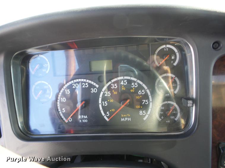 image for item K6263 2007 Freightliner Business Class M2 crane truck