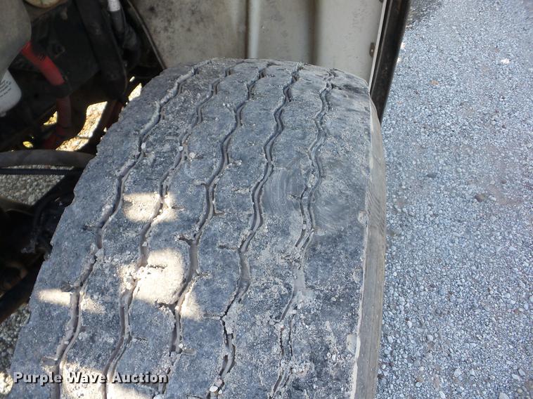 image for item K6263 2007 Freightliner Business Class M2 crane truck