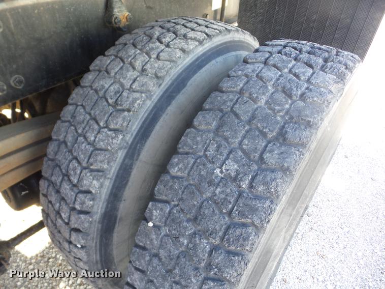 image for item K6263 2007 Freightliner Business Class M2 crane truck