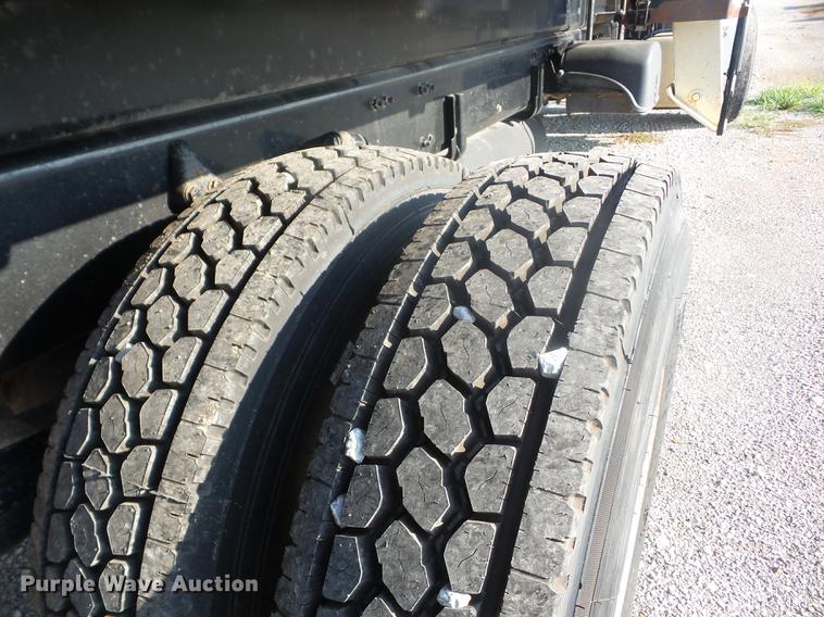 image for item K6263 2007 Freightliner Business Class M2 crane truck