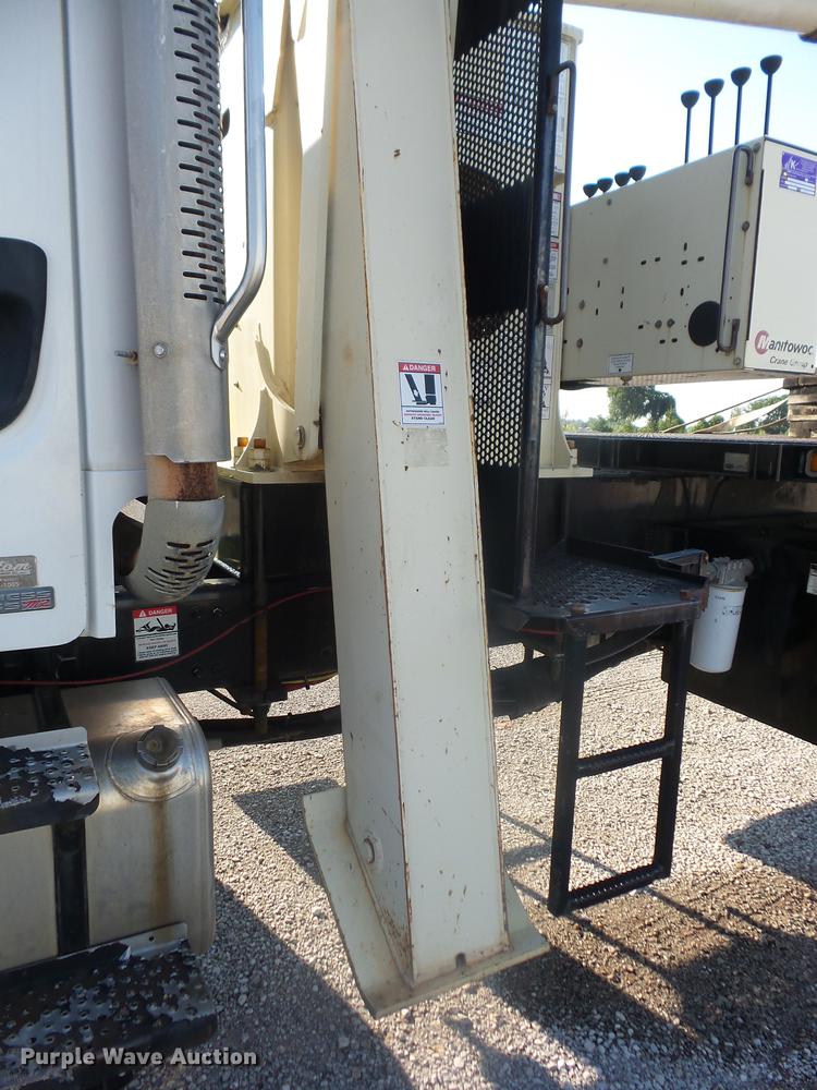 image for item K6263 2007 Freightliner Business Class M2 crane truck