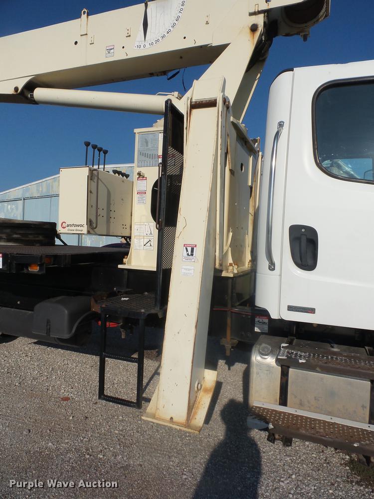 image for item K6263 2007 Freightliner Business Class M2 crane truck