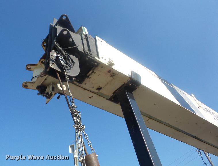 image for item K6263 2007 Freightliner Business Class M2 crane truck