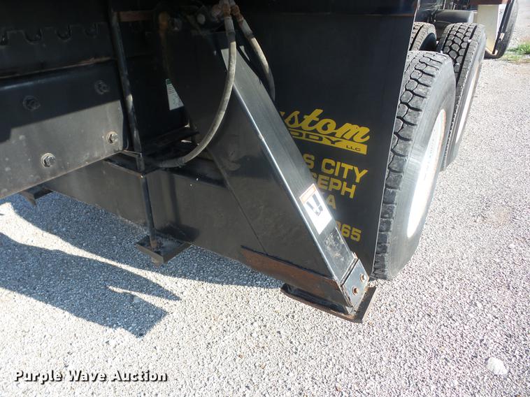 image for item K6263 2007 Freightliner Business Class M2 crane truck