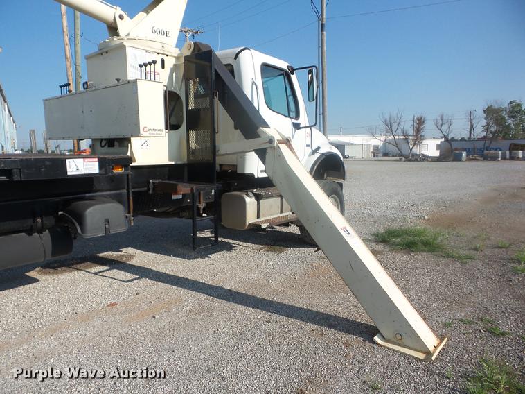 image for item K6263 2007 Freightliner Business Class M2 crane truck