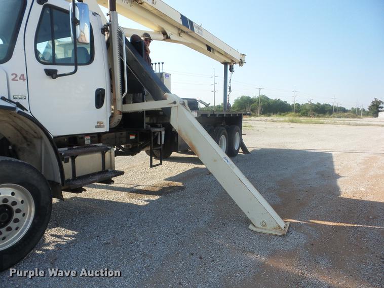 image for item K6263 2007 Freightliner Business Class M2 crane truck