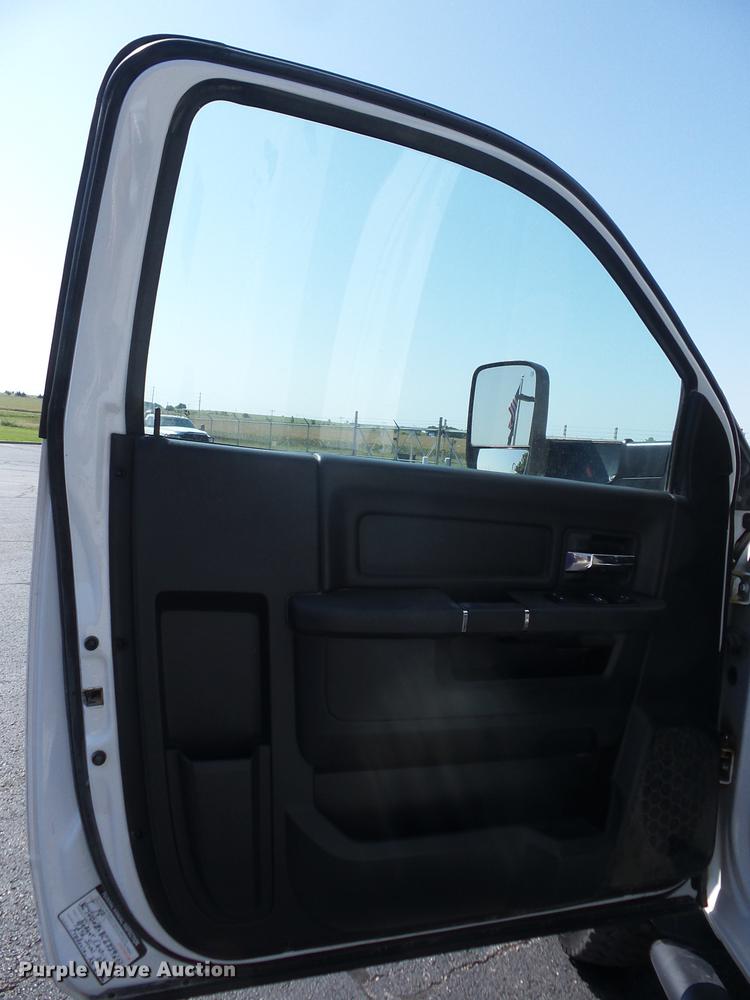 image for item K6266 2012 Dodge Ram 5500 bucket truck