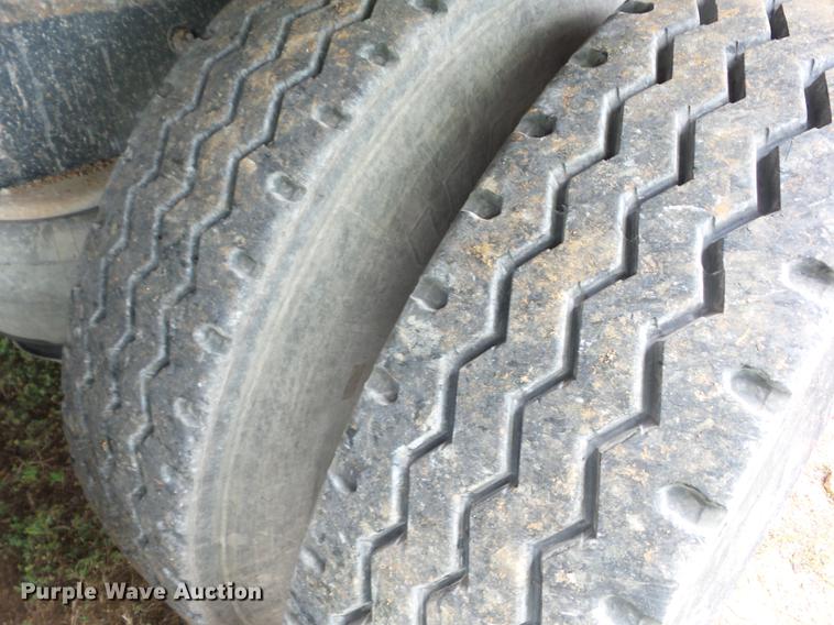 image for item K6267 1990 Peterbilt 375 dump truck