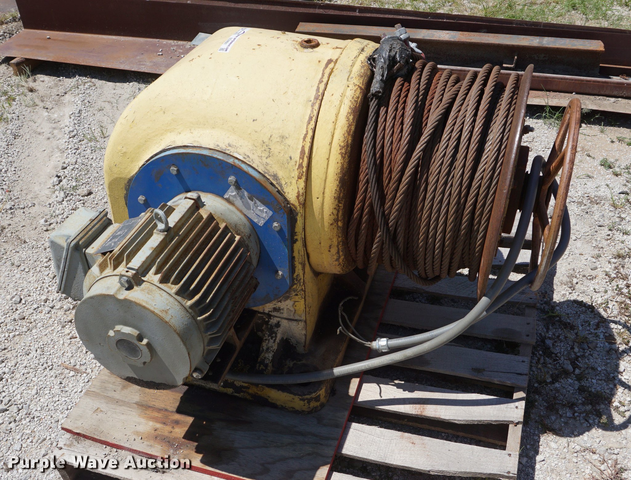Rail car winch in Kansas City, KS Item ES9881 sold Purple Wave