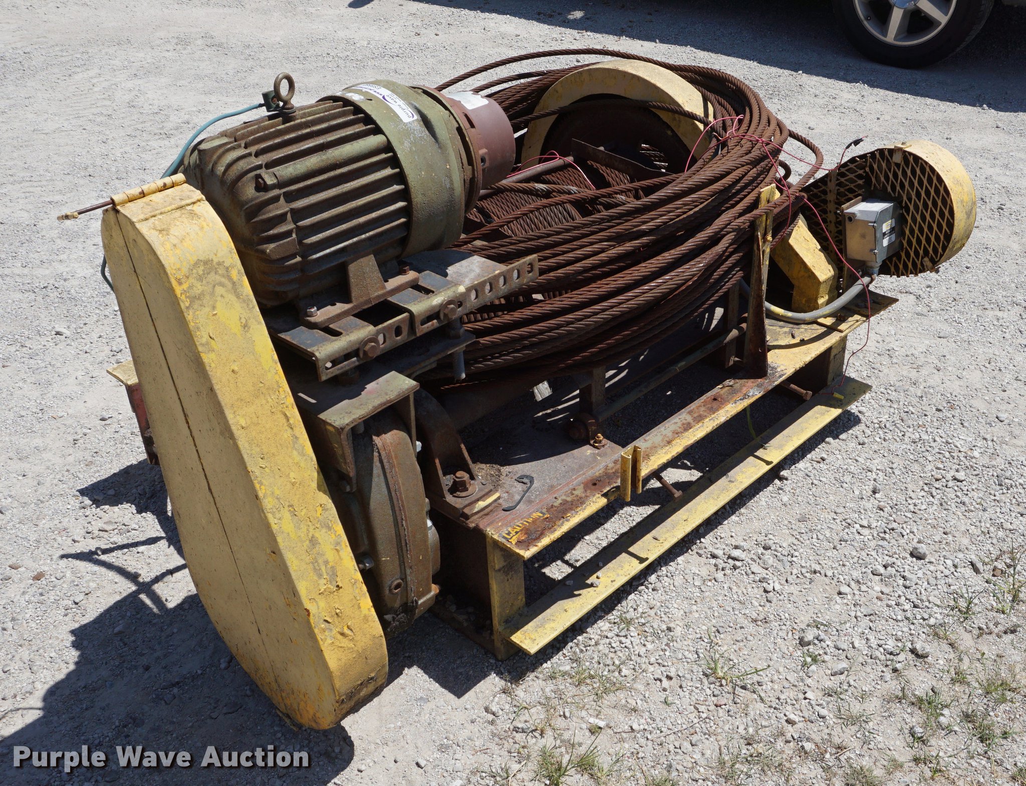 Rail car winch in Kansas City, KS Item ES9882 sold Purple Wave
