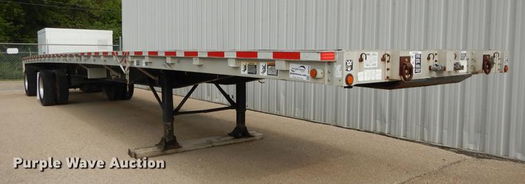 image for item DB8252 1997 Wilson CF900 flatbed trailer