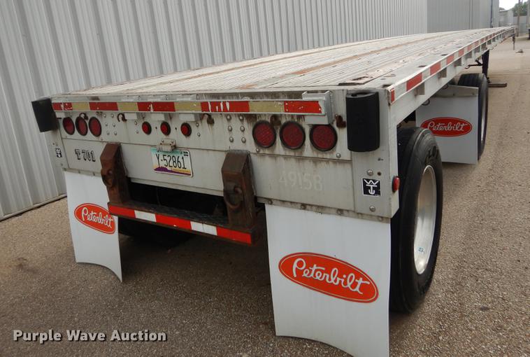 image for item DB8252 1997 Wilson CF900 flatbed trailer