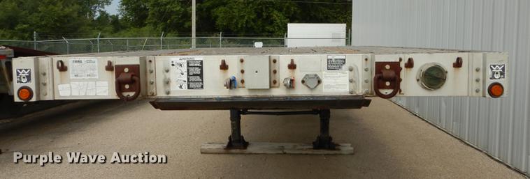 image for item DB8252 1997 Wilson CF900 flatbed trailer