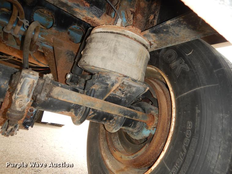 image for item DB8252 1997 Wilson CF900 flatbed trailer