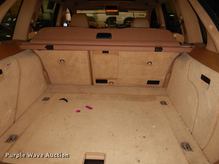 image for item DB8256 2004 Porsche Cayenne S SUV