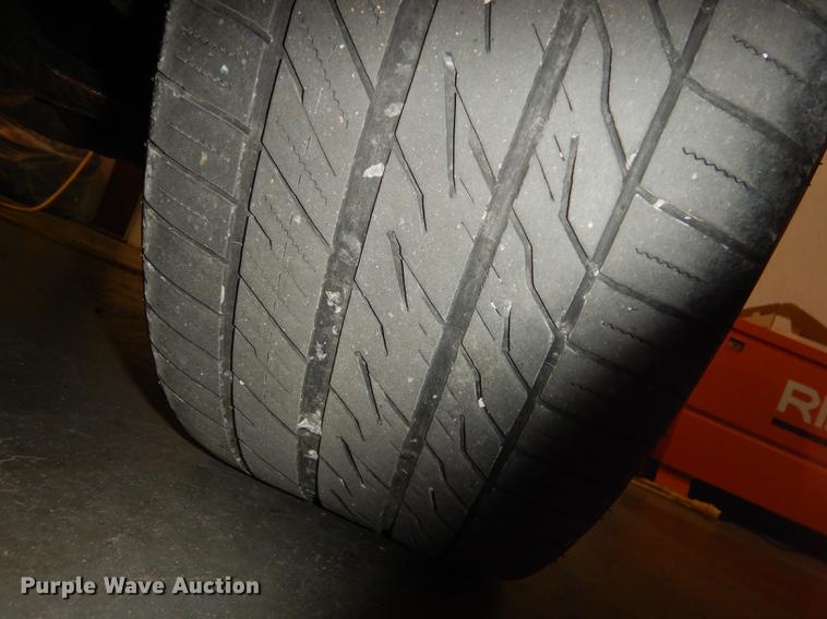 image for item DB8256 2004 Porsche Cayenne S SUV