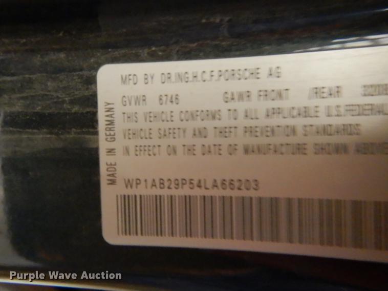 image for item DB8256 2004 Porsche Cayenne S SUV