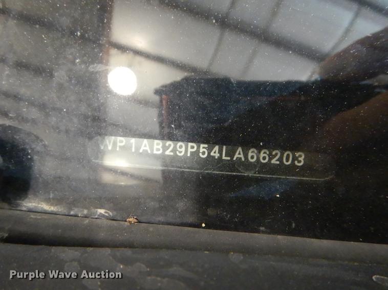 image for item DB8256 2004 Porsche Cayenne S SUV