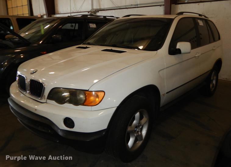 image for item DB8260 2002 BMW X5 SUV