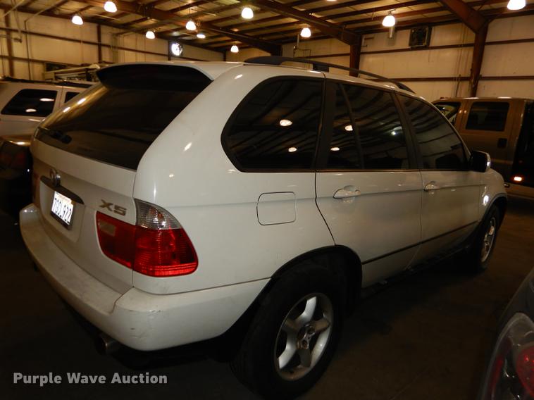 image for item DB8260 2002 BMW X5 SUV
