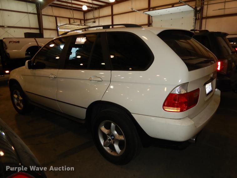 image for item DB8260 2002 BMW X5 SUV