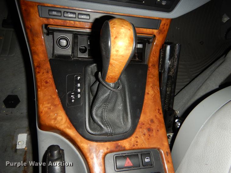 image for item DB8260 2002 BMW X5 SUV