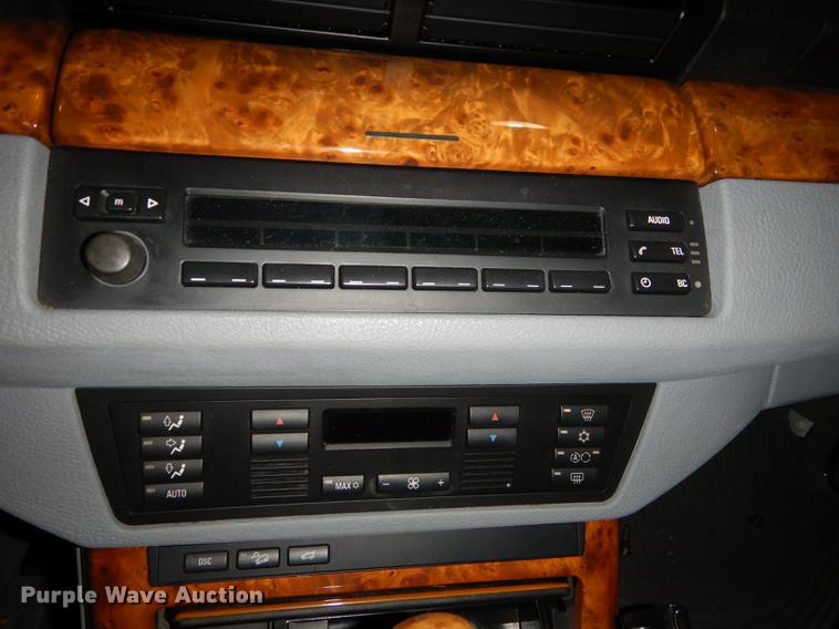 image for item DB8260 2002 BMW X5 SUV