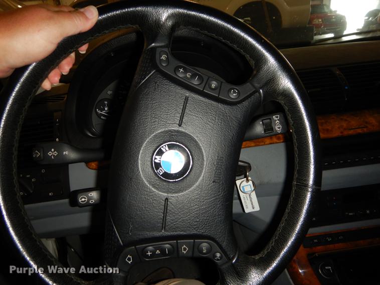 image for item DB8260 2002 BMW X5 SUV