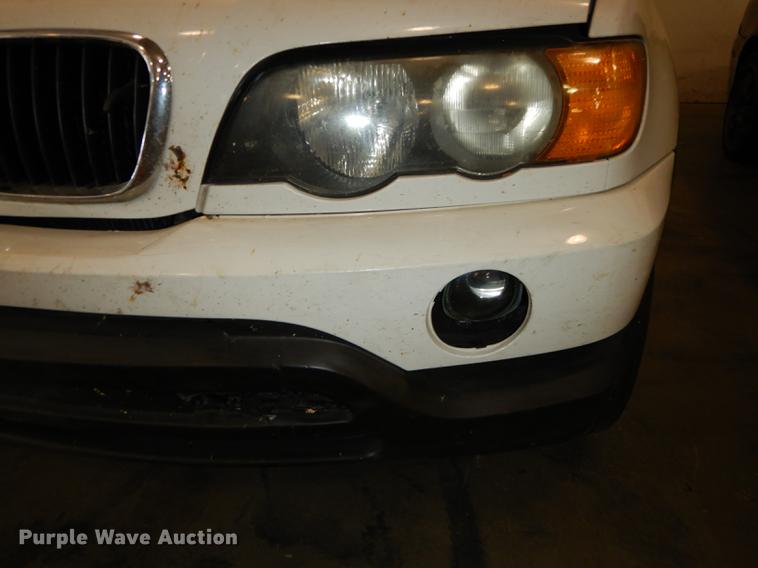 image for item DB8260 2002 BMW X5 SUV