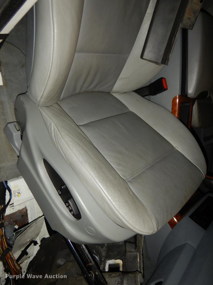 image for item DB8260 2002 BMW X5 SUV