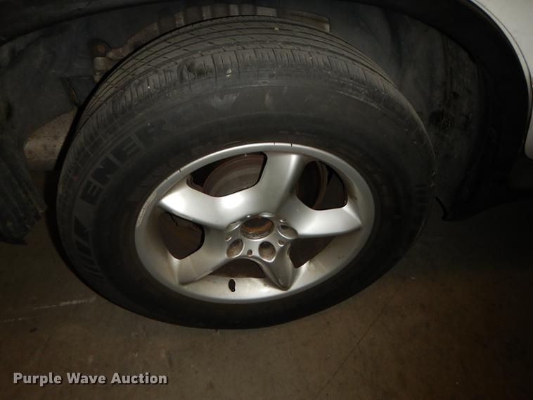 image for item DB8260 2002 BMW X5 SUV