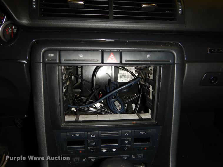 image for item DE1660 2005 Audi A4