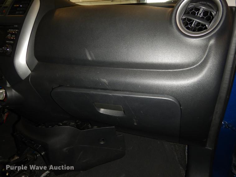 image for item DE1670 2014 Nissan Versa SL