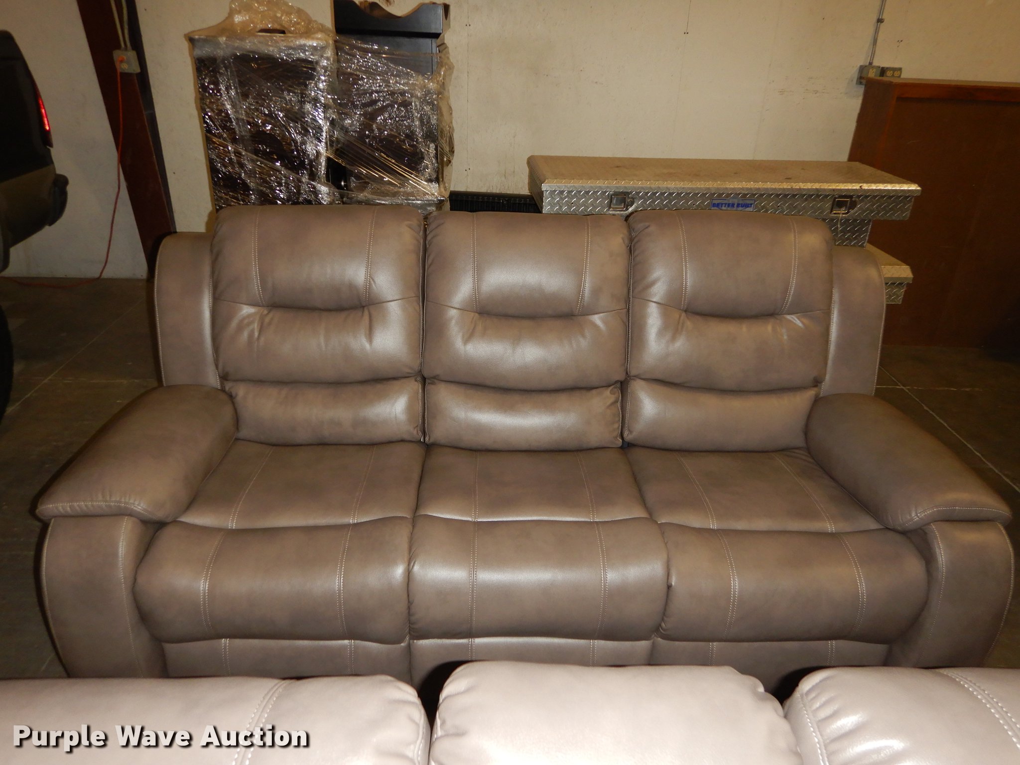 Conn's leather furniture in Topeka, KS Item EM9626 sold Purple Wave