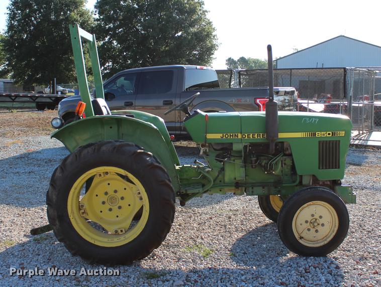 image for item BE9321 John Deere 850 tractor