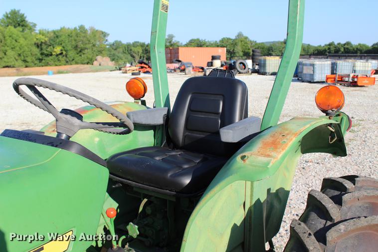 image for item BE9321 John Deere 850 tractor